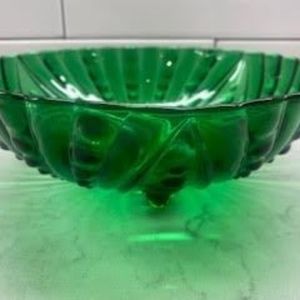 Vintage 1940's Anchor Hocking Emerald Green Scalloped Rim Glass bowl, 8.50" dia